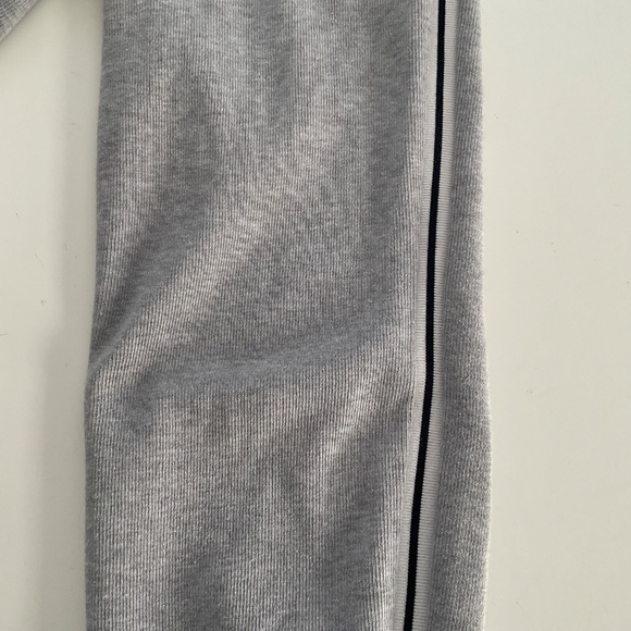 Brandy Melville Side Stripe Sweatpants Joggers Sz S Light Gray Lounge Girly Vibe - Picture 9 of 11